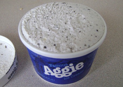 aggies_ice_cream_cookies_and_cream-2